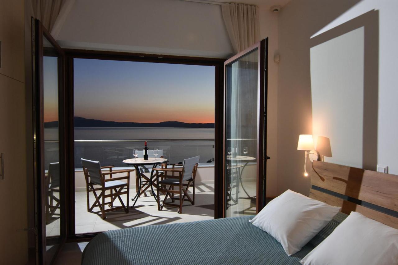 Villa Dafni - Infinite Sea Vistas With Private Pool Kalamata Exterior photo
