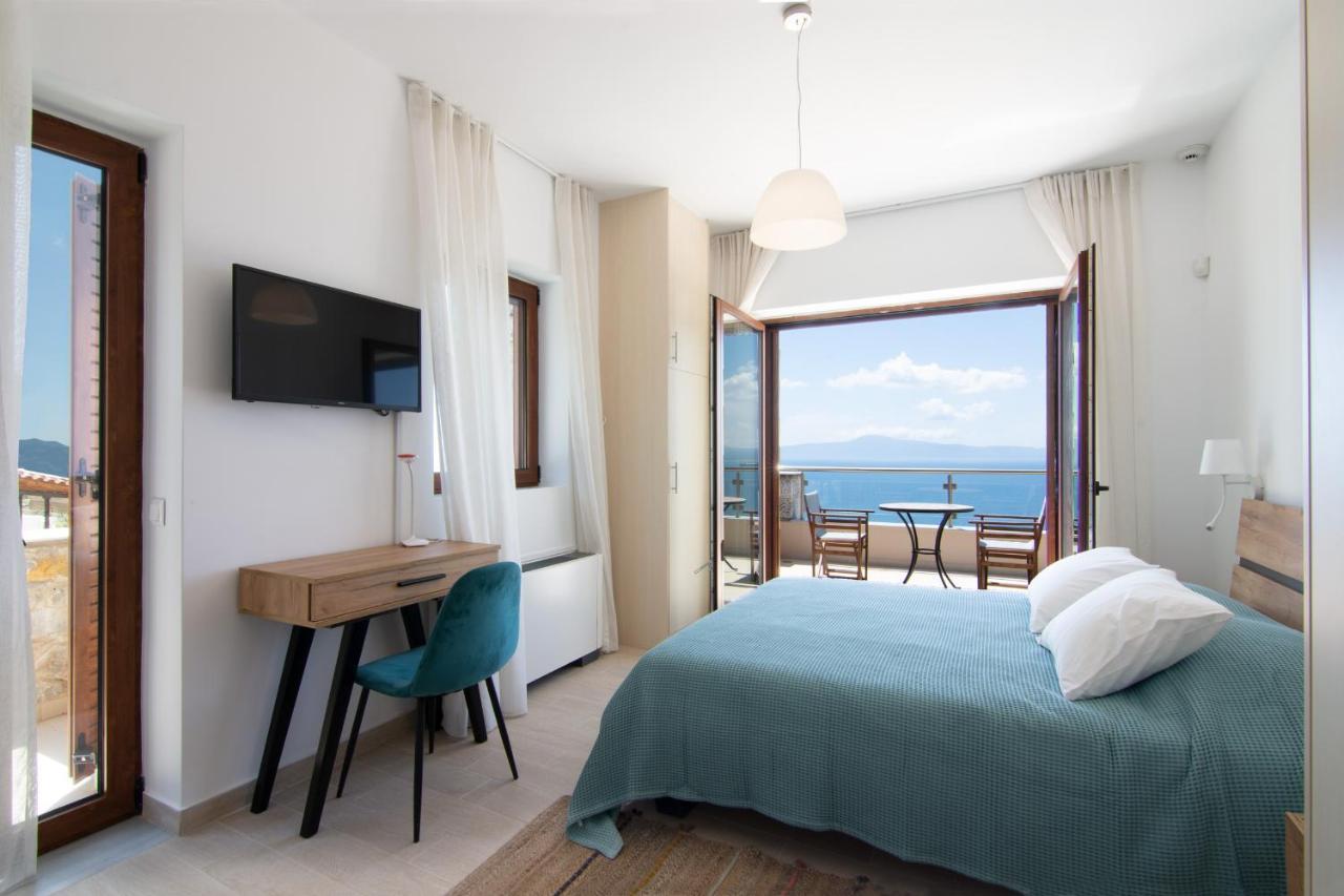 Villa Dafni - Infinite Sea Vistas With Private Pool Kalamata Exterior photo